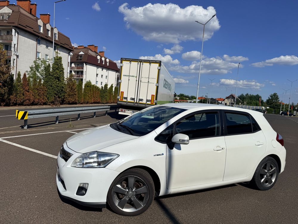 Toyota Auris I (2006-2012) 1.8 Executive 2012