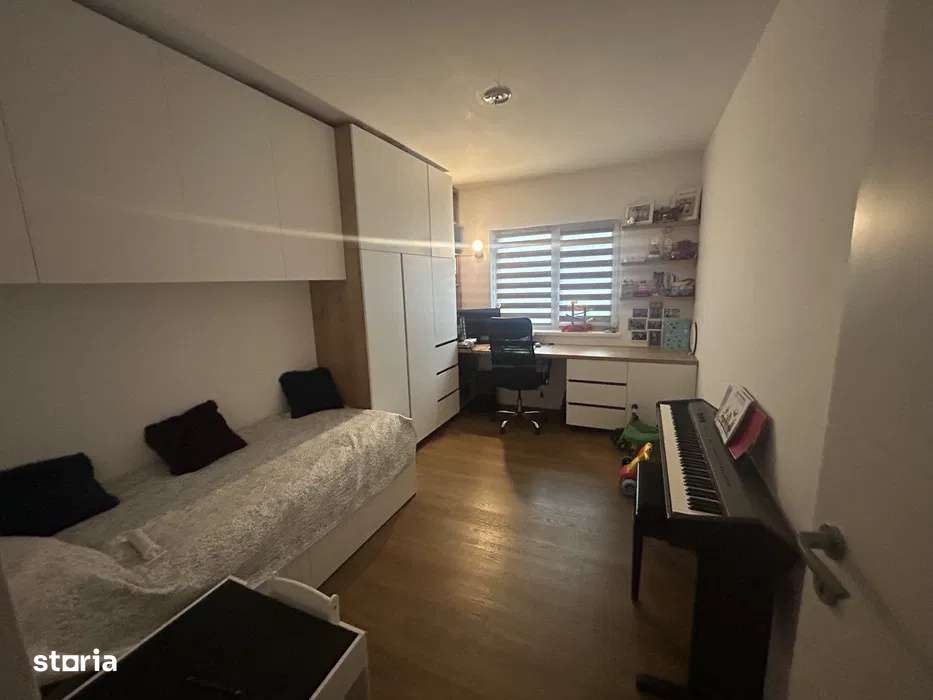 Apartament cu 3 camere, 2 bai, parcare, zona Cetatii-3