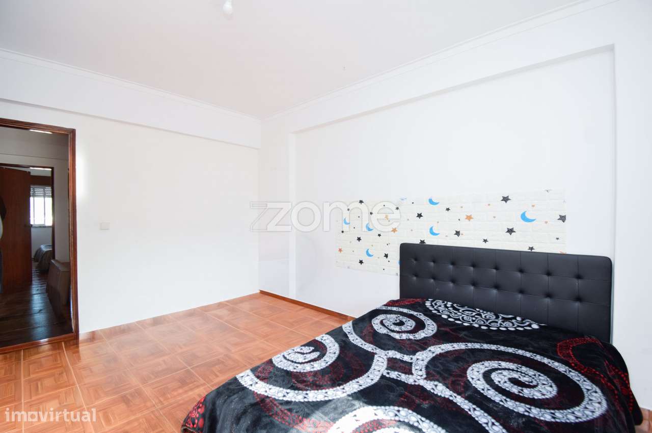 Apartamento T2 à venda no Carregado-13