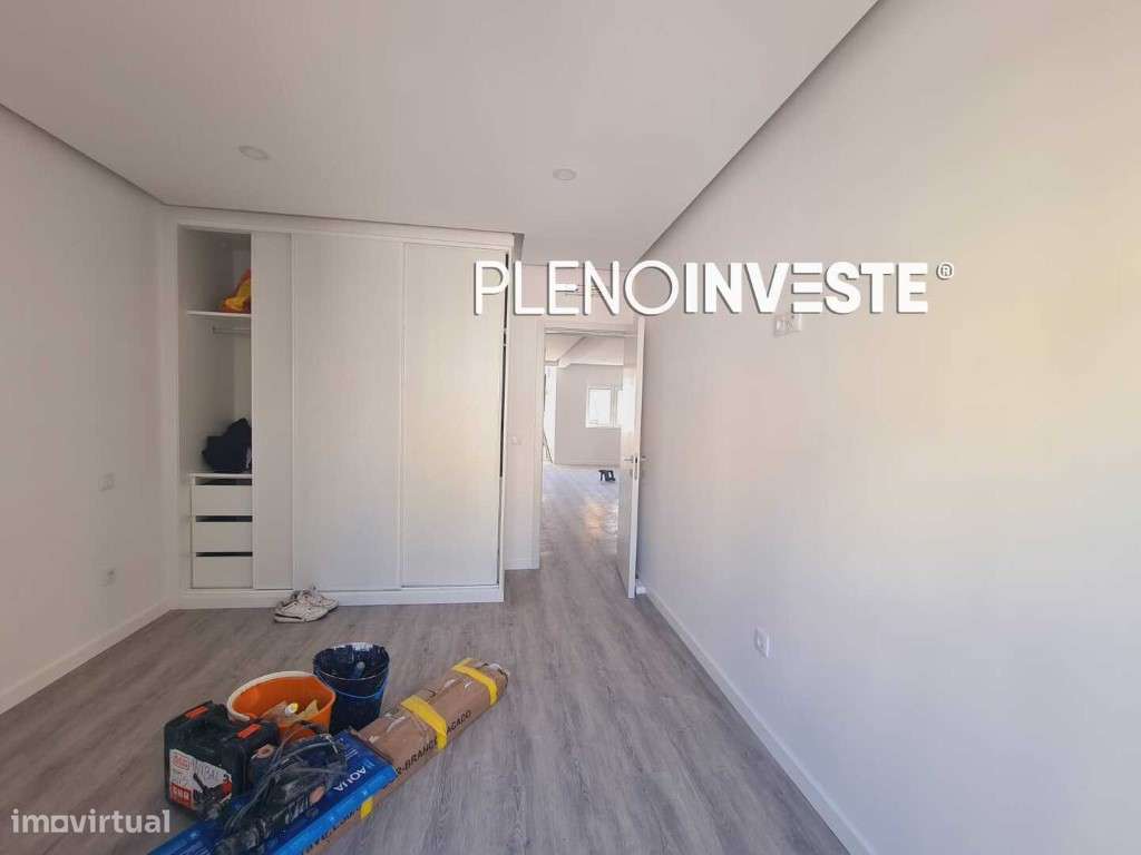T2 Totalmente Remodelado com Varanda nas Paivas-35