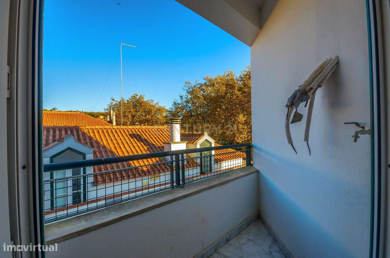 Apartamento T3 com parqueamento frente ao Parque D. Carlos I - Grande imagem: 5/19