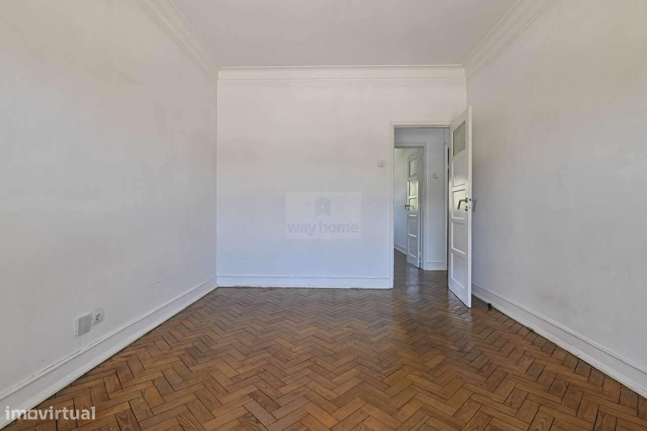 Apartamento T2 | Para remodelação | Alvalade-15