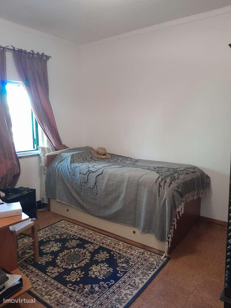 Moradia T3 C/ 10.000M2 Terreno C/ Furo-25