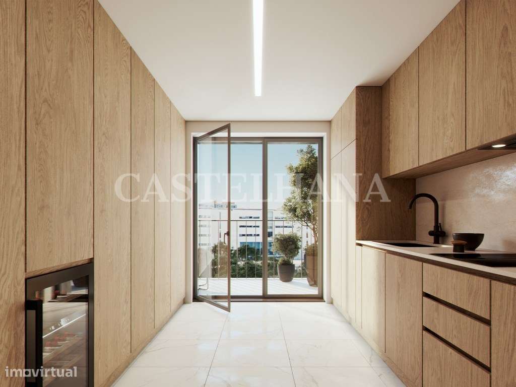 Apartamento T4 com varanda e estacionamento no Campo Grande - Grande imagem: 4/65