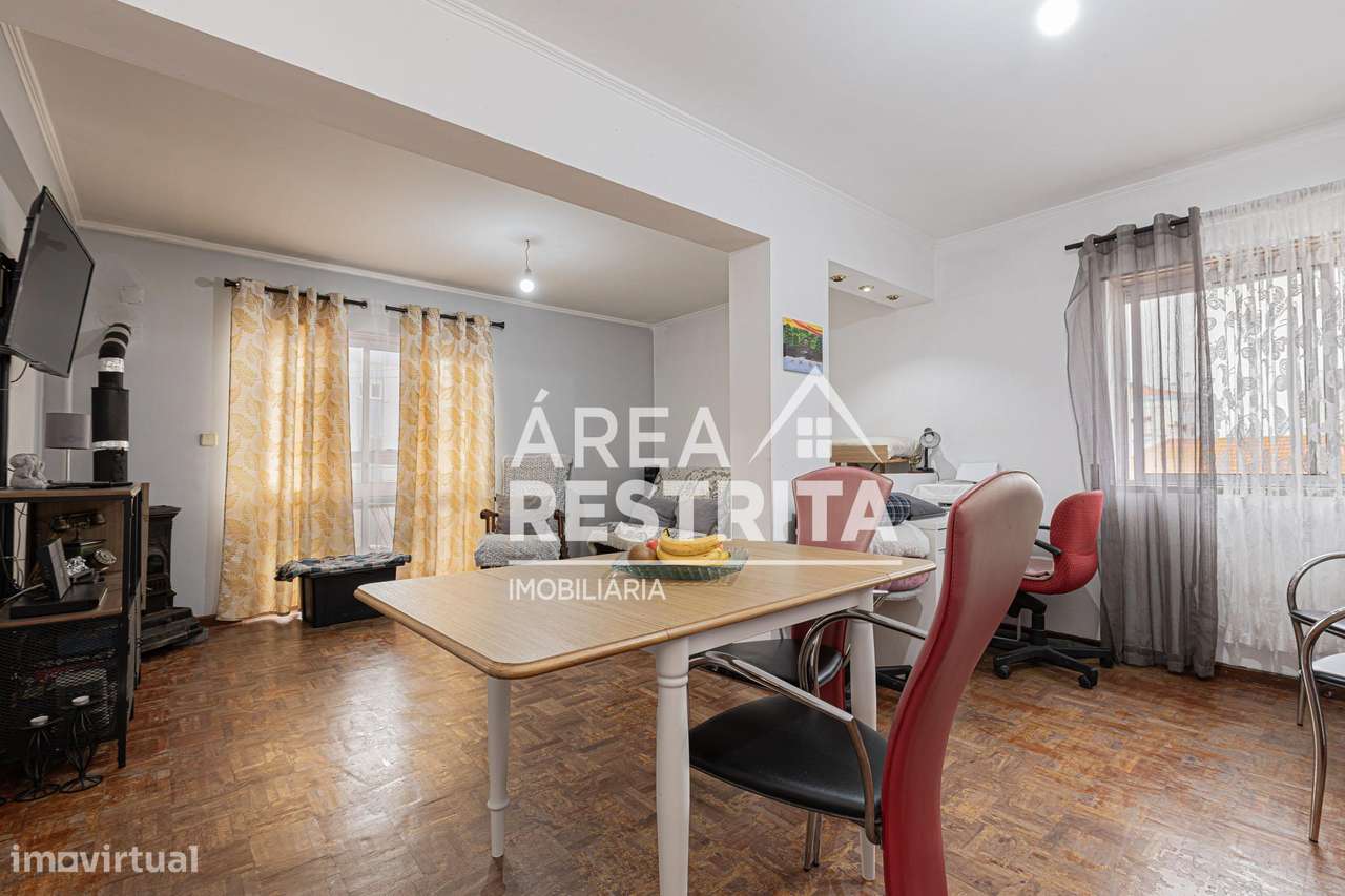 Apartamento T3 transformado em T2 no Seixal, Arrentela-18