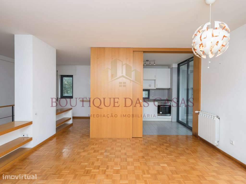 Andar moradia T4 com garagem box - Mozelos - Grande imagem: 2/28