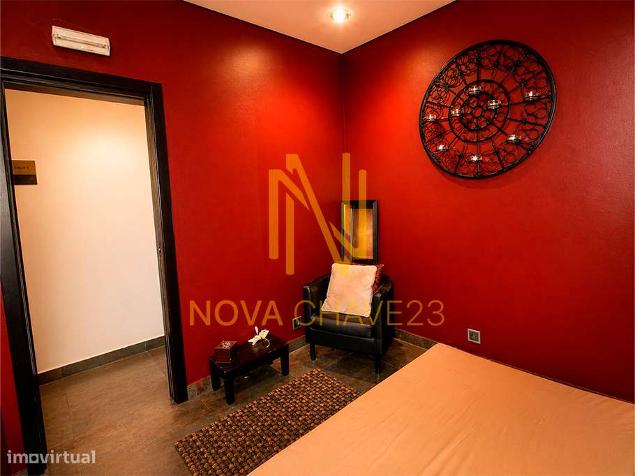 Oportunidade Única na Parede - Loja convertida em Habitação - Ap. T2-14