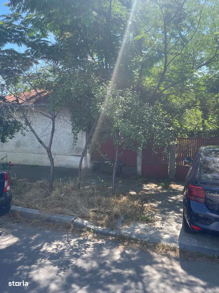 Casă 4 camere, curte mare-1