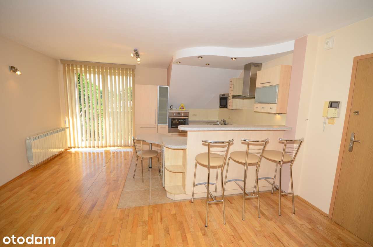 Budynek mieszkalny z częścią usługową.-6