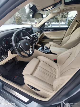 BMW Seria 5 525d Luxury Line sport - 16