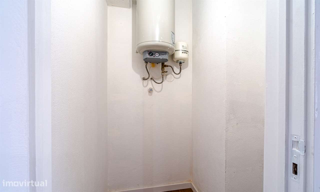 Apartamento T2 Remodelado - Garagem -Metro - Norteshopping- Matosinhos-9