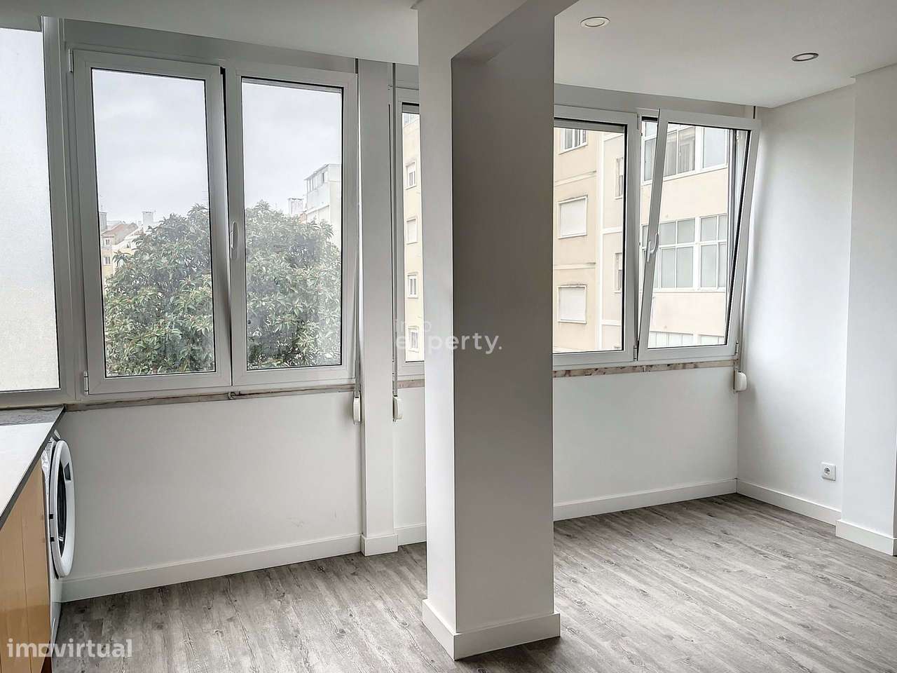 Apartamento T2 Remodelado na Ajuda, Lisboa-2
