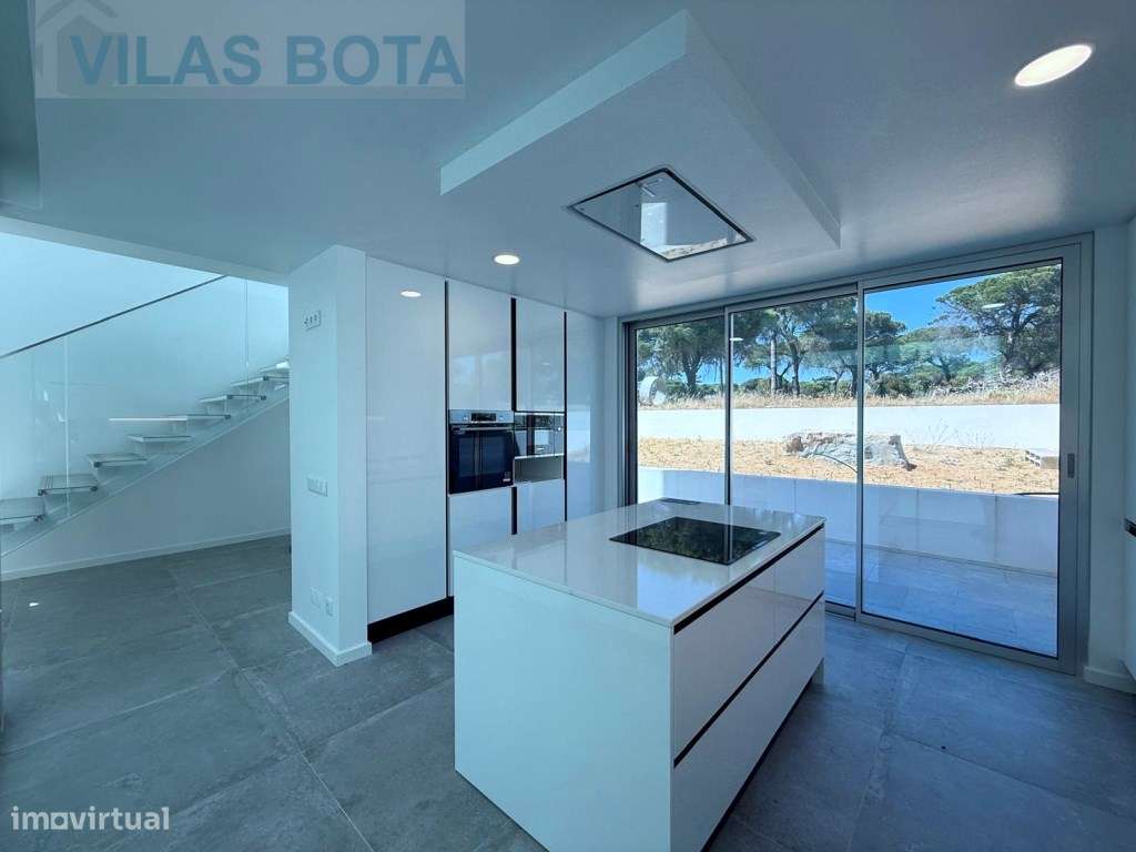 Moradia Luxuosa Moderna no Triângulo Dourado-13