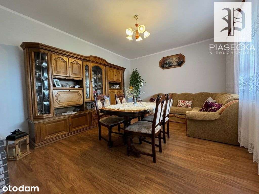 Dom z dużą działką, fotowoltaiką i pompą ciepła-11