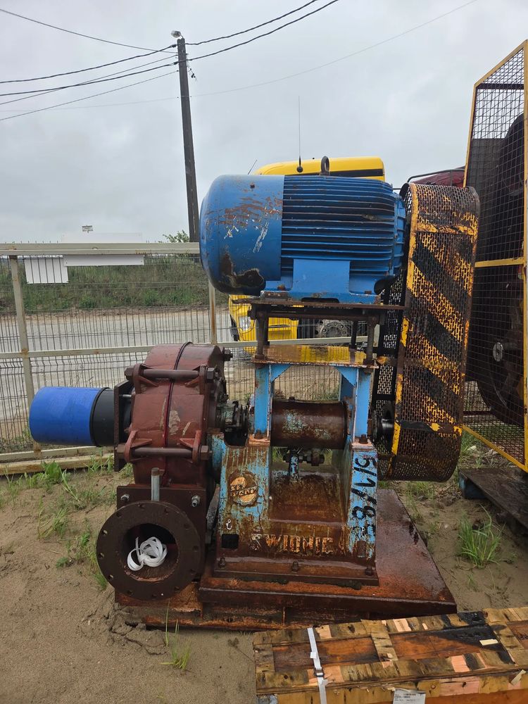 Pompę szlamową świdnica 250/200  pompę szlamową świdnica 250/200  silnik 90kw 900 obr.min+ części 2003