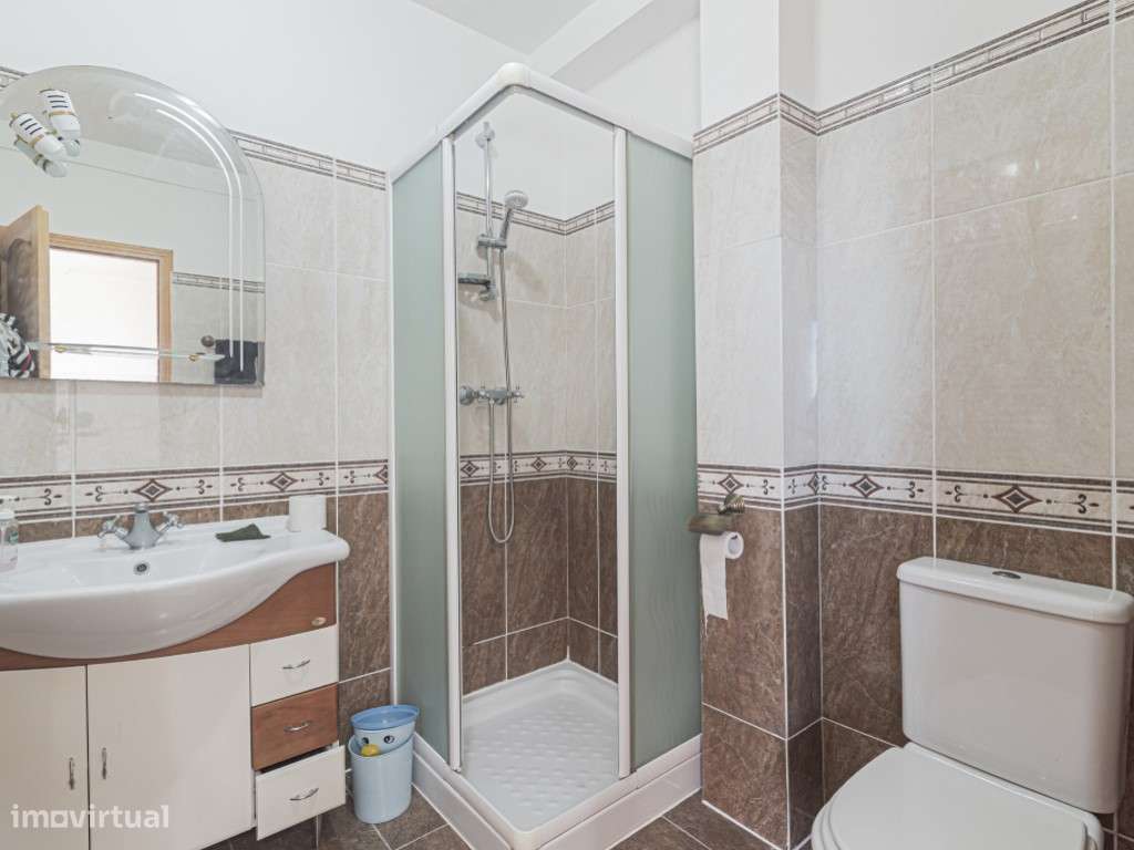 Moradia T5 Isolada com Piscina e Vista Mar-11