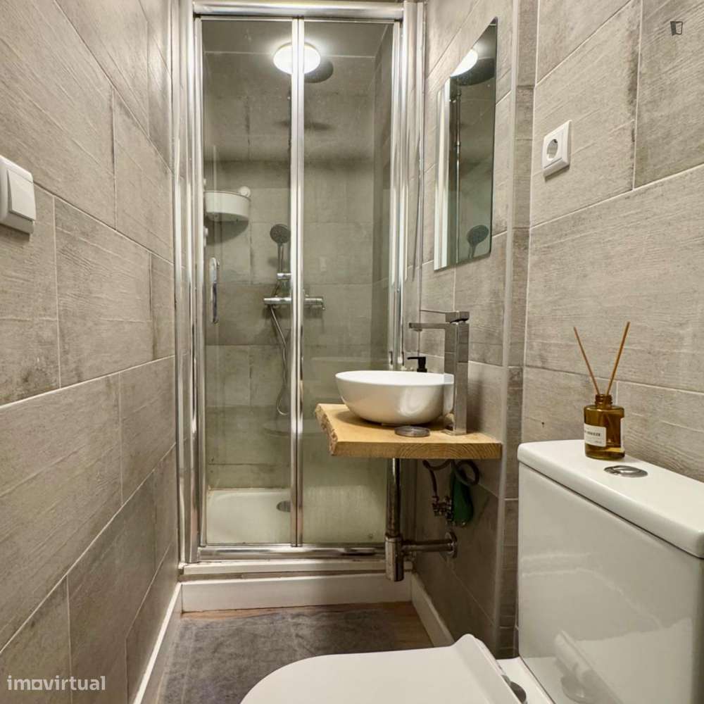 Quarto - localizado em Santos Lisbon - Grande imagem: 5/6