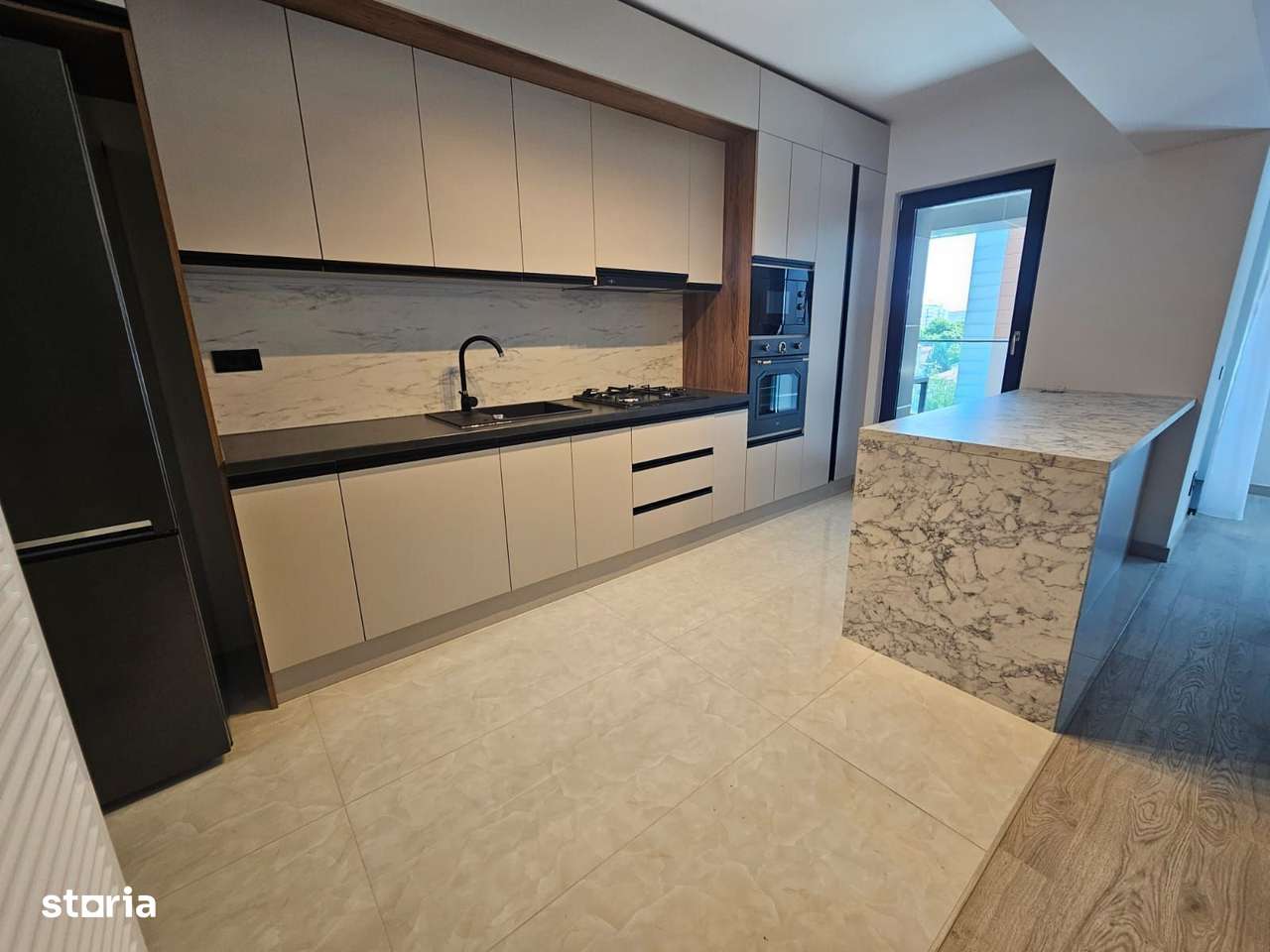 2 camere spatios/parcare 87 mp Dristor - Imagine principală: 1/17