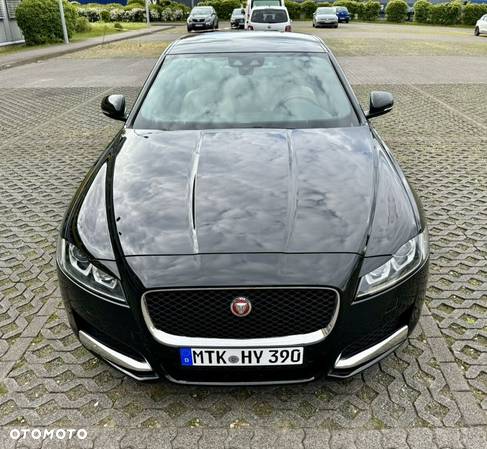 Jaguar XF 20d AWD Prestige - 4