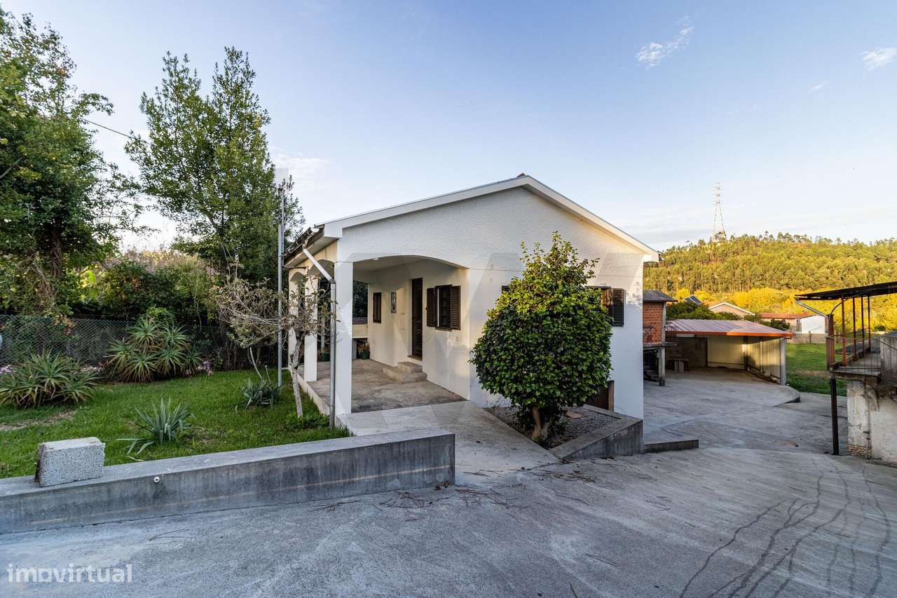 Moradia T2 isolada com anexos e terreno de 1800m2, em Macieira de Sarn - Grande imagem: 4/28