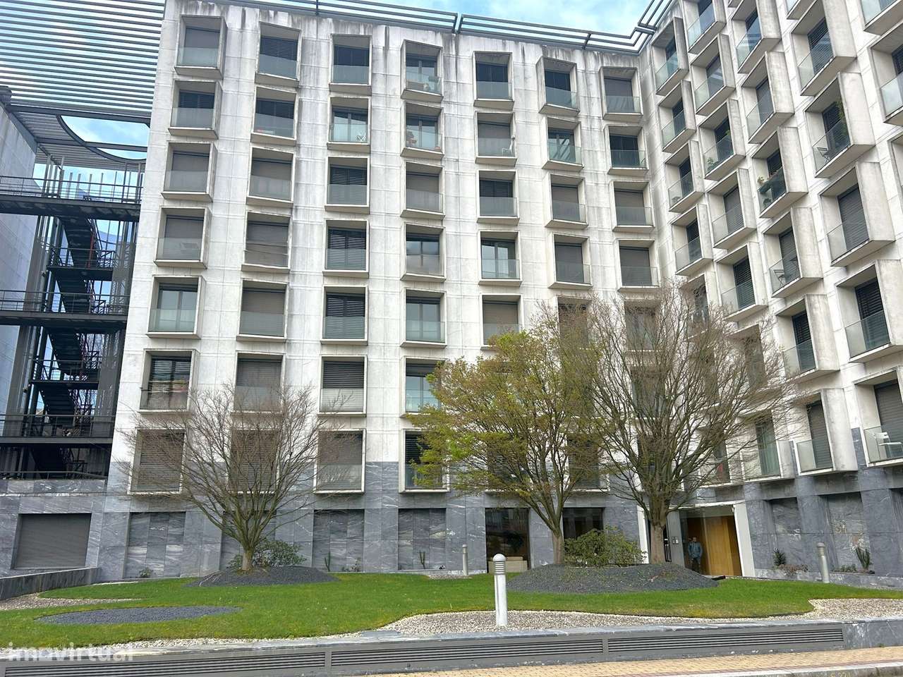 T1 Penthouse c/ terraço | equipado e mobilado e garagem junto ao Norte - Grande imagem: 4/22