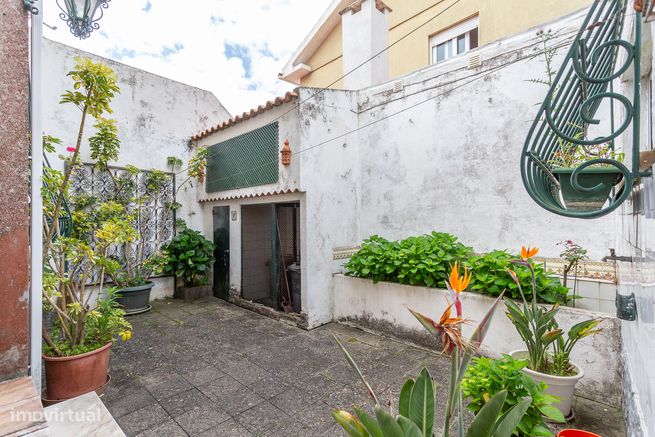 Maravilhosa Moradia com 5 Quartos em Localização Privilegiada-40