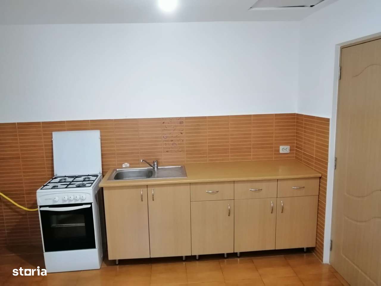 Inchiriez garsoniera in vila - zona Salaj-Rahova - Imagine principală: 4/7