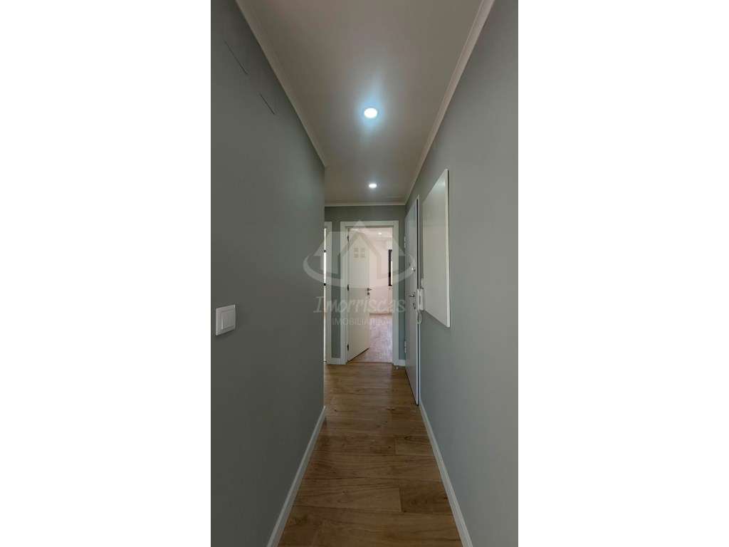 T2+1 Totalmente Remodelado em Odivelas | Pronto a Habitar | Localiz...-6