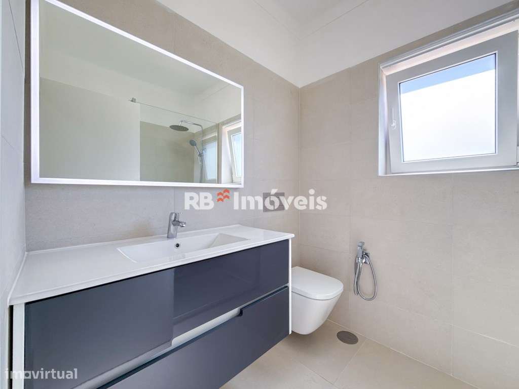 Apartamento T3 Remodelado c/ Arrecadação, junto ao rio Nabão, em Tomar - Grande imagem: 5/34