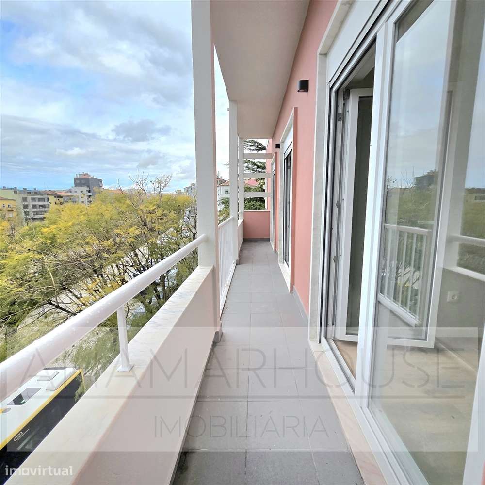 T2 Remodelado com varanda na Mina de Água, Amadora - Grande imagem: 2/22