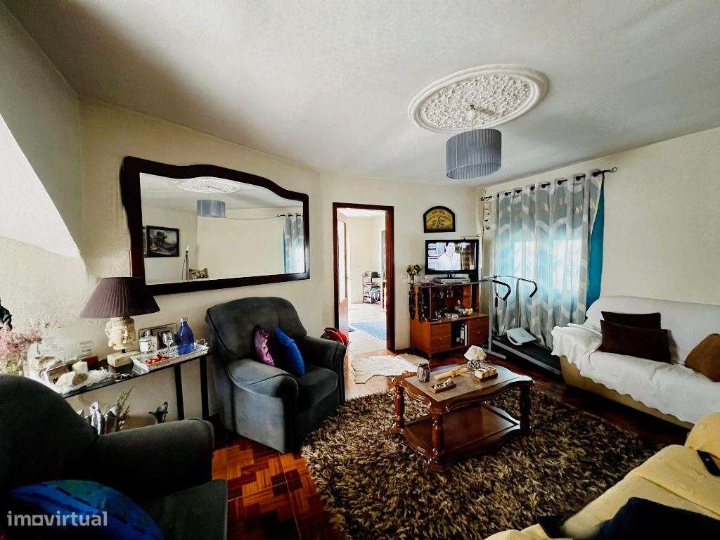 Andar de Moradia T3 com Entrada Independente, Varandas e Sótão  Te...-7