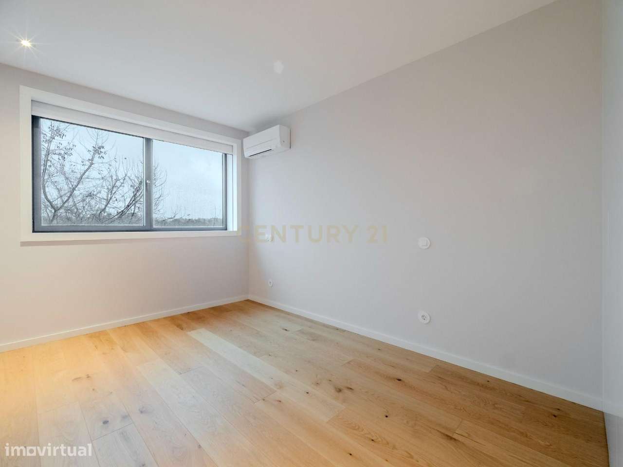 Apartamento T3 de Luxo em Condomínio Privado com Piscina, Padel e Giná-28