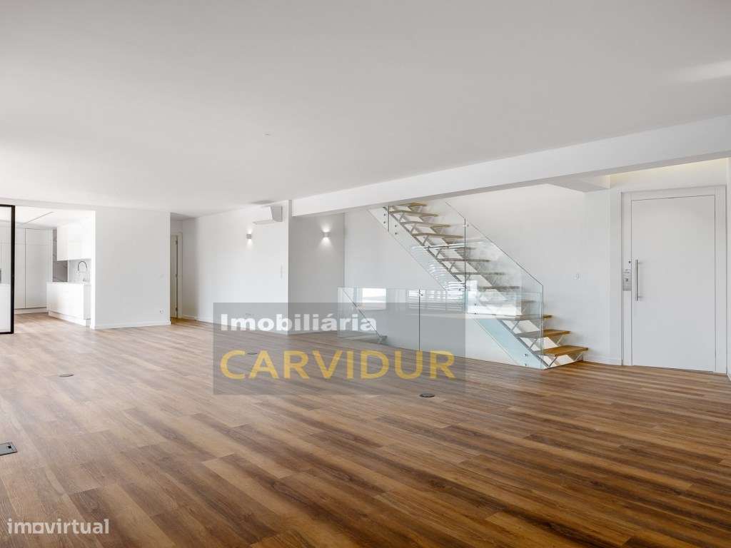 Moradia T5 de Luxo com Piscina Infinita ,Campo de Padel e Elevador ...-11