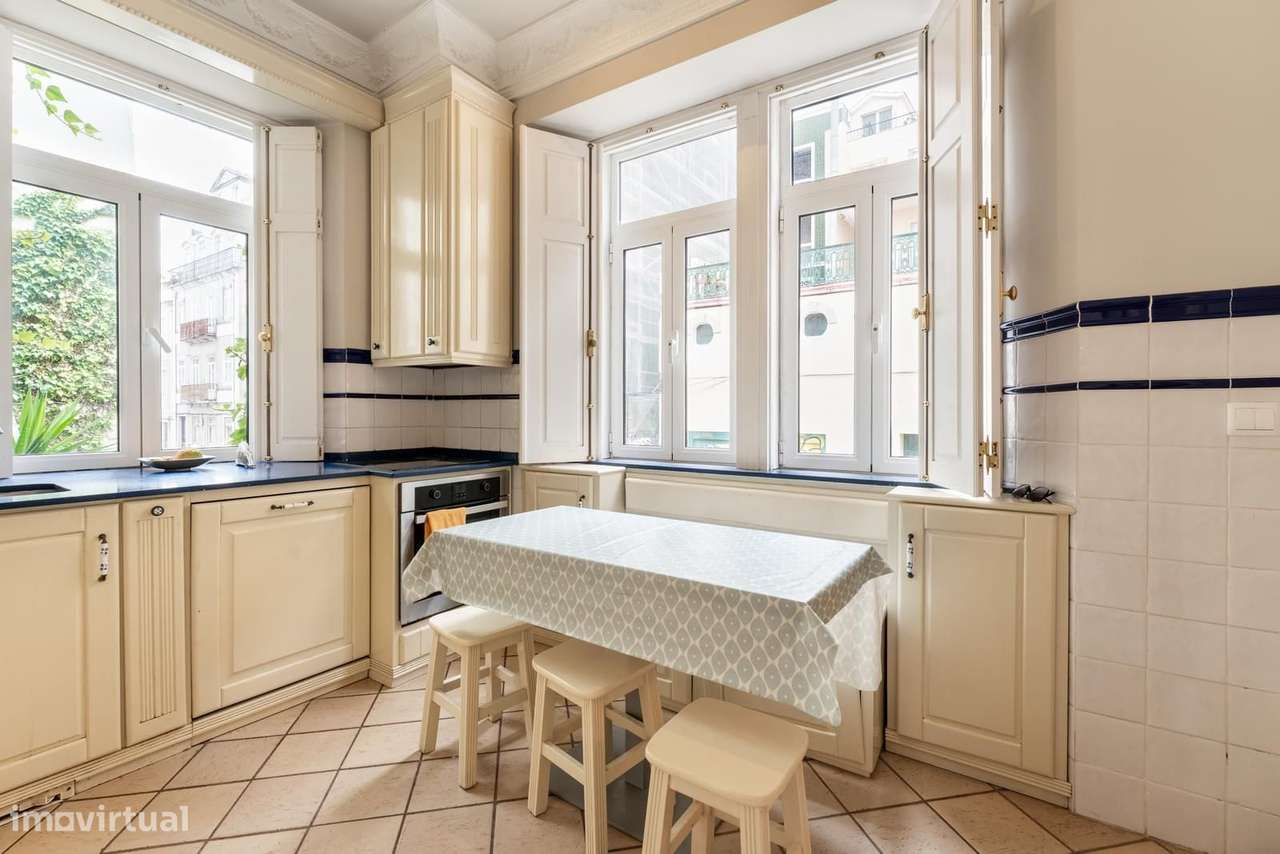 Moradia T4 + 1 com piscina, Pena, Lisboa-7