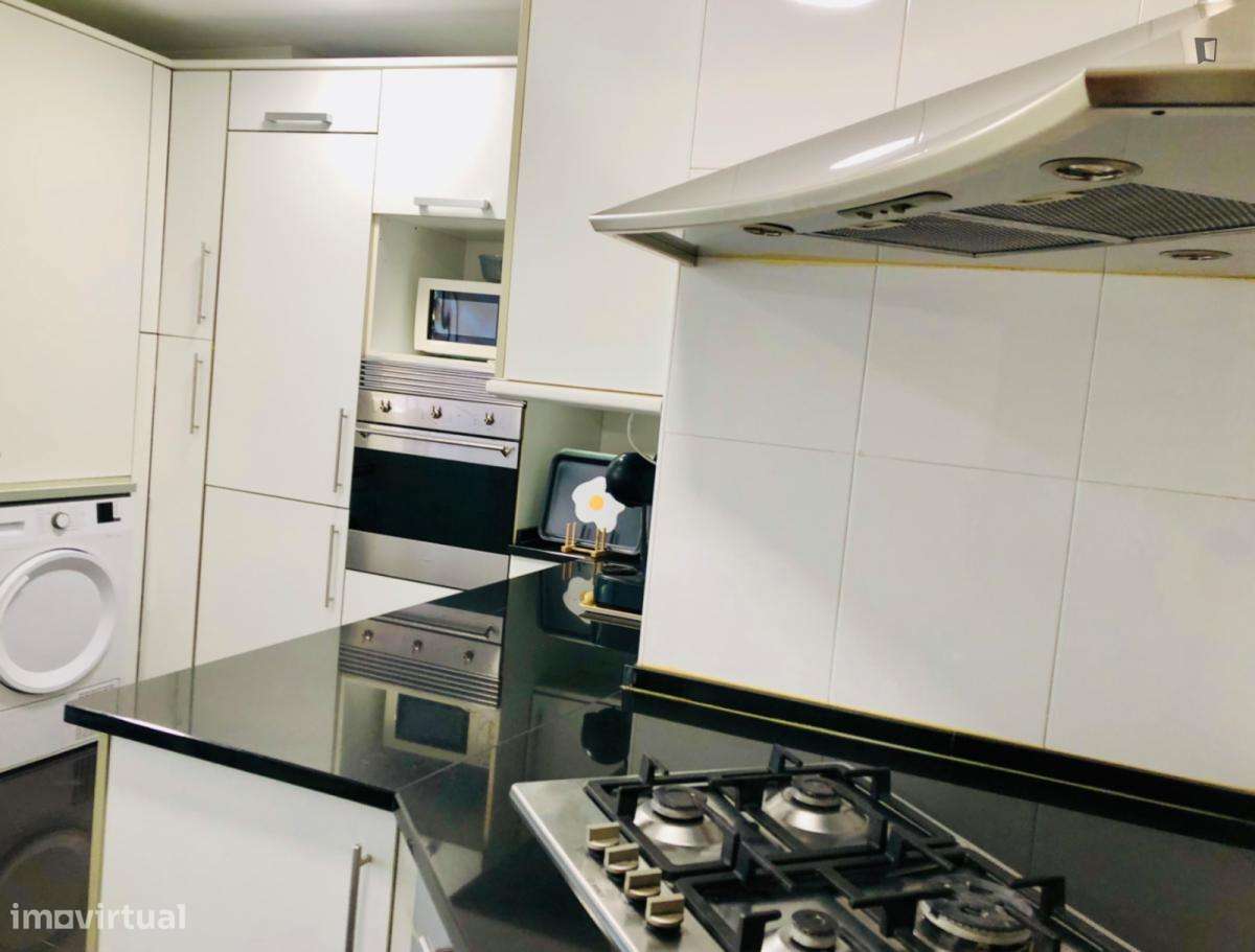 Quarto - localizado em Sete Rios Lisbon - Grande imagem: 4/9