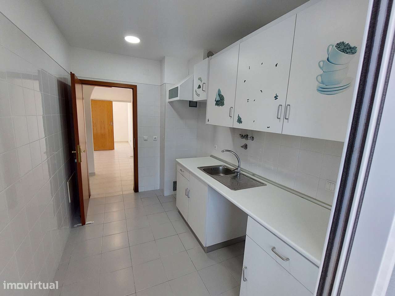 T0 transformado em T1 | 46 m² | Alcabideche | Excelente Oportunidade - Grande imagem: 2/18