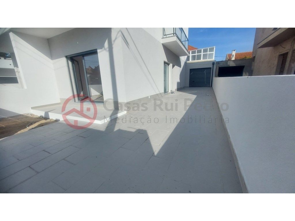 Moradia T2+1 com terraço, Quinta do Conde