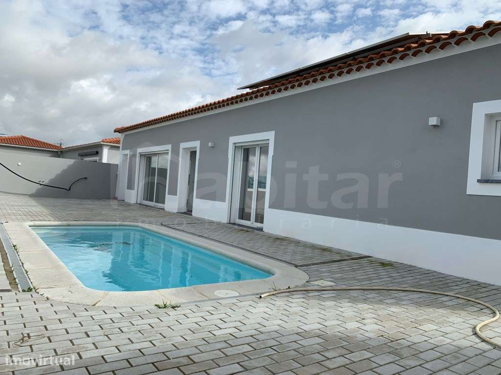 Moradia NOVA com Garagem e Piscina-25