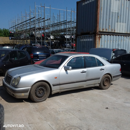 Dezmembrari  Mercedes-Benz E-CLASS (W210)  1995  > 2003 E 200 (210.03 - 5