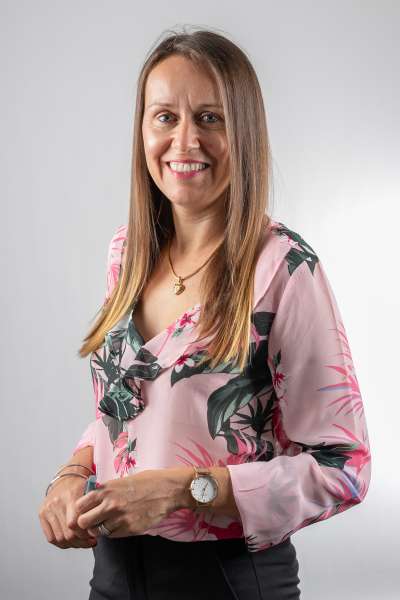 Profissionais - Empreendimentos: Marina Guerreiro - Alto do Seixalinho, Santo André e Verderena, Barreiro, Setúbal