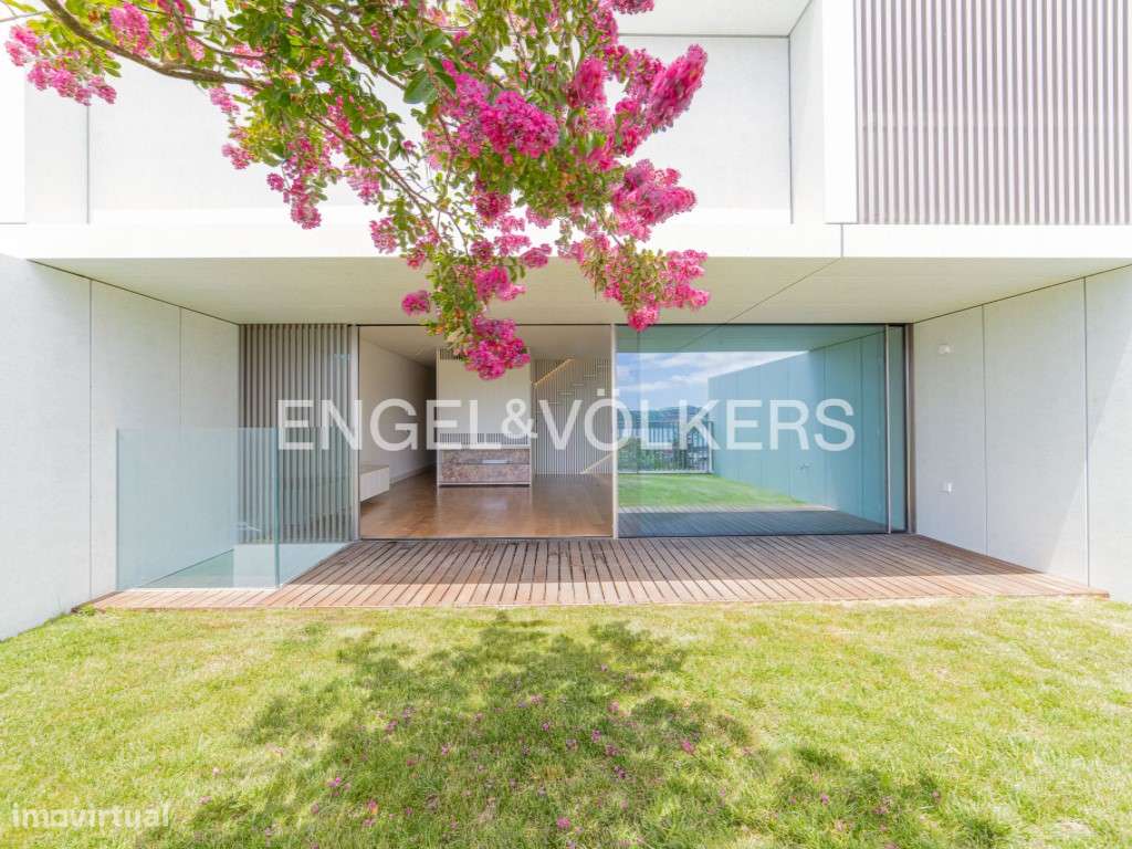 Moradia de Luxo T4 - Composição Única de Vida e Arquitetura - Grande imagem: 2/37