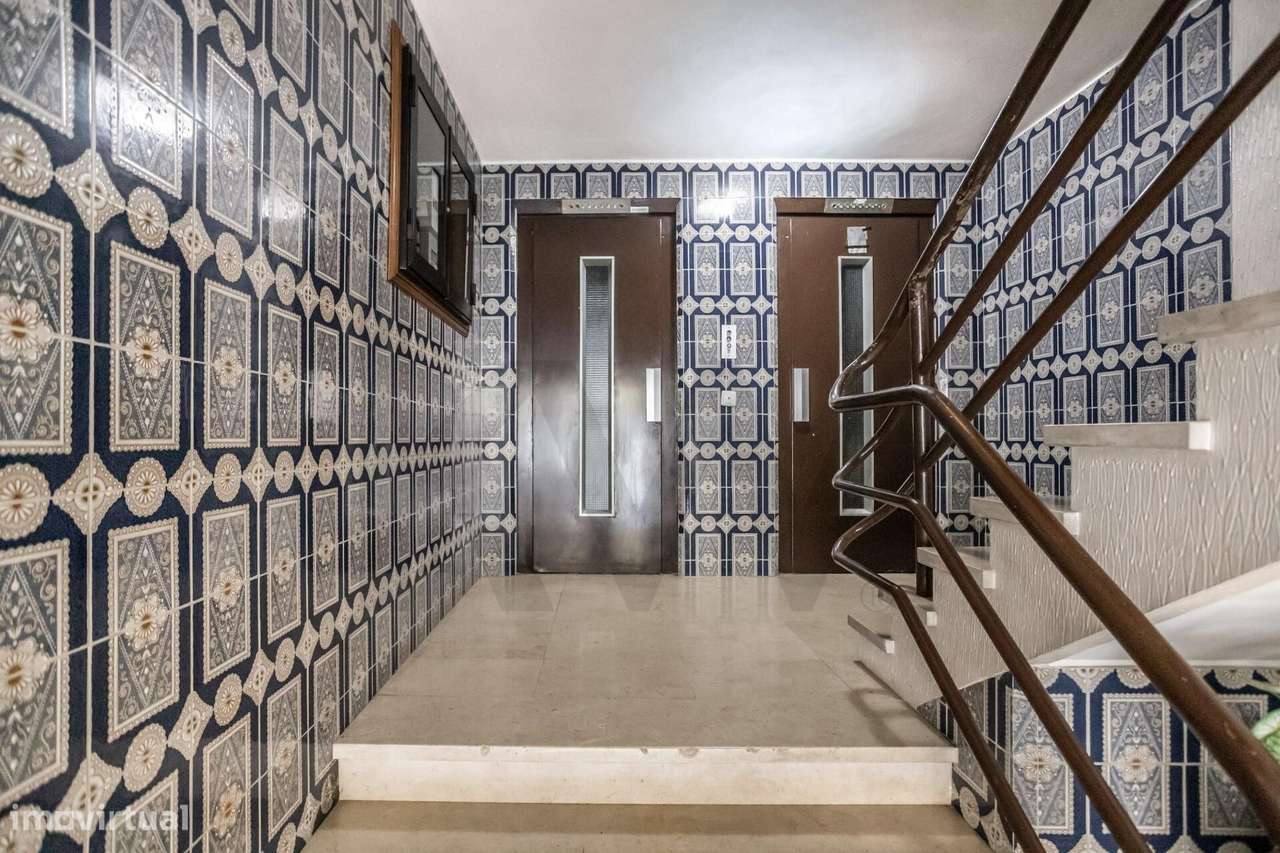 Apartamento T2 na Rua da Liberdade em Almada-31
