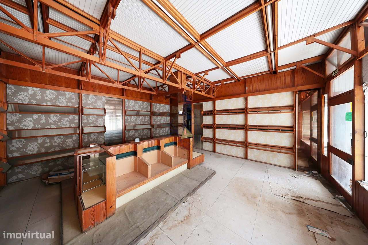 Prédio Misto - Comércio e Habitação no Centro de Portimão - Grande imagem: 2/50