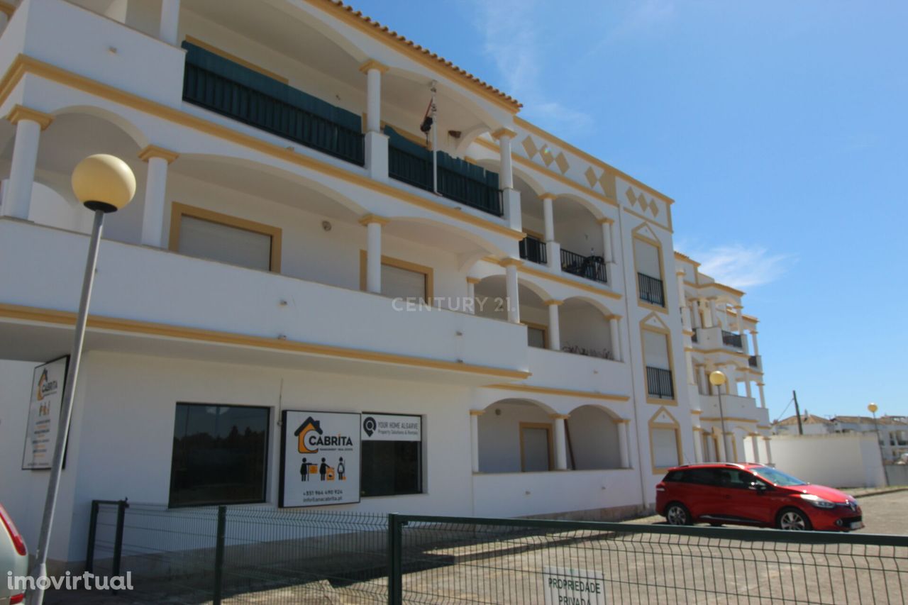 Apartamento T2, com 119 m2 , R/C com parque privado, Conceição de Tavi