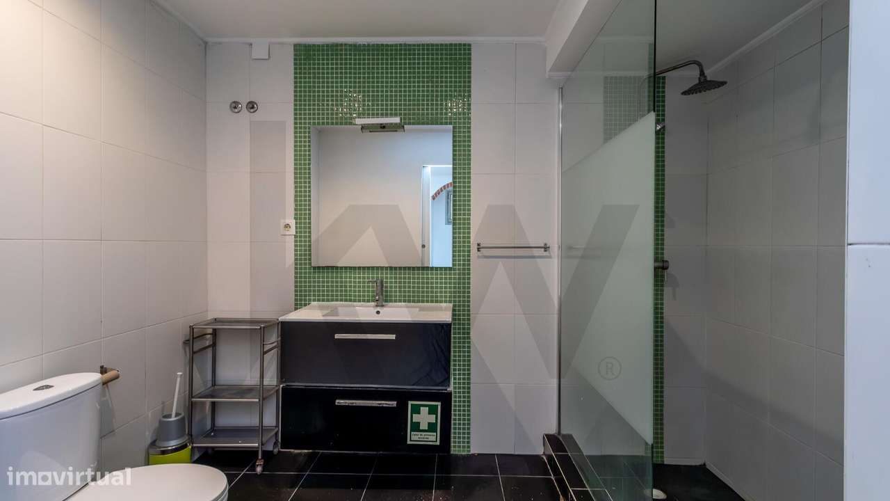 Minimalismo e Herança: O Refúgio Perfeito na Calçada do Lavra-14