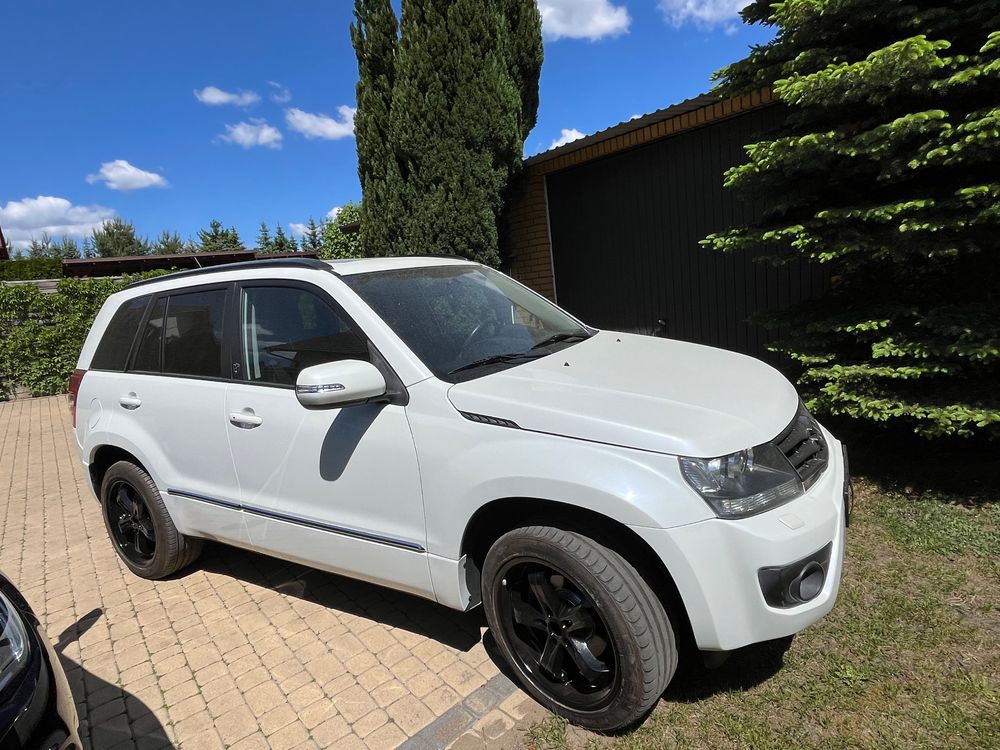 Suzuki Grand Vitara II 2.4 De Luxe 2014