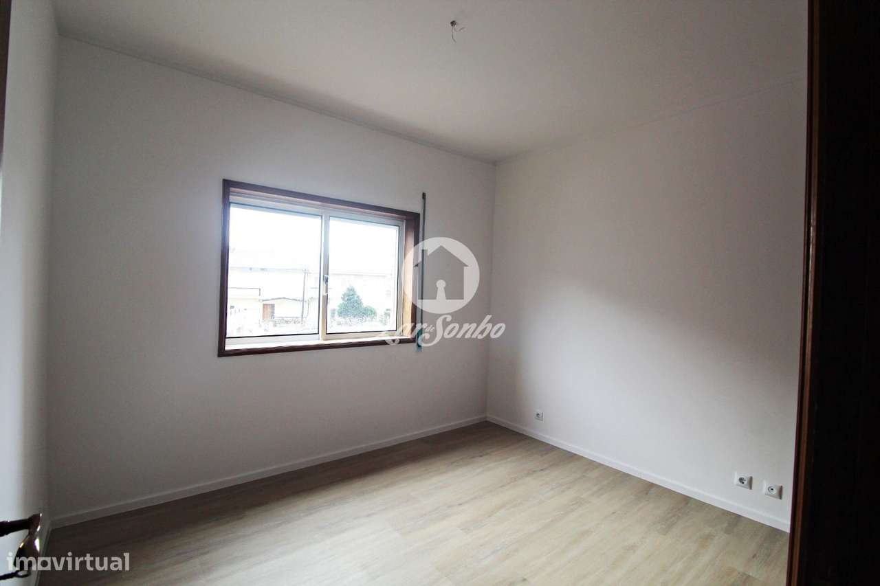 Apartamento T2, localizado, em Baguim do Monte, próximo ao metro da...-11