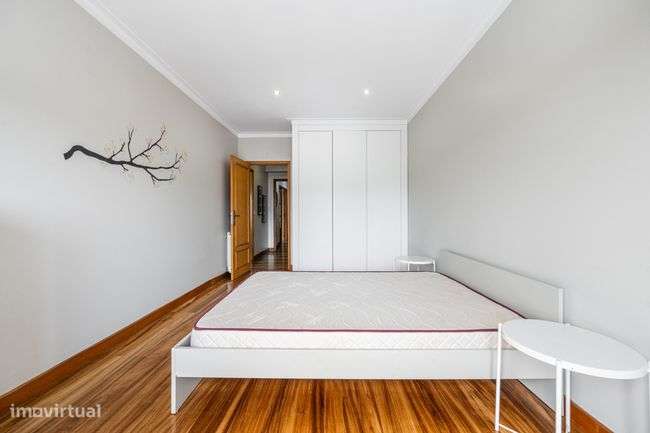 Apartamento T3 à venda em Braga-18