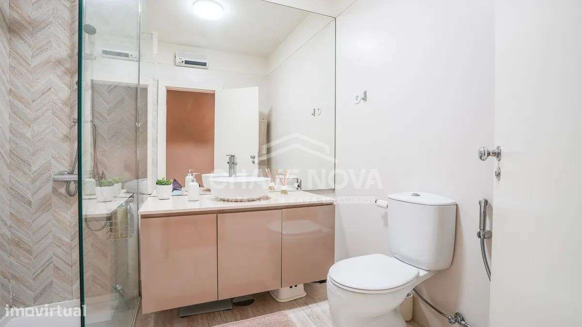 T2 Renovado c/ Lugar de Garagem na Alameda Jardins da Arrábida-20