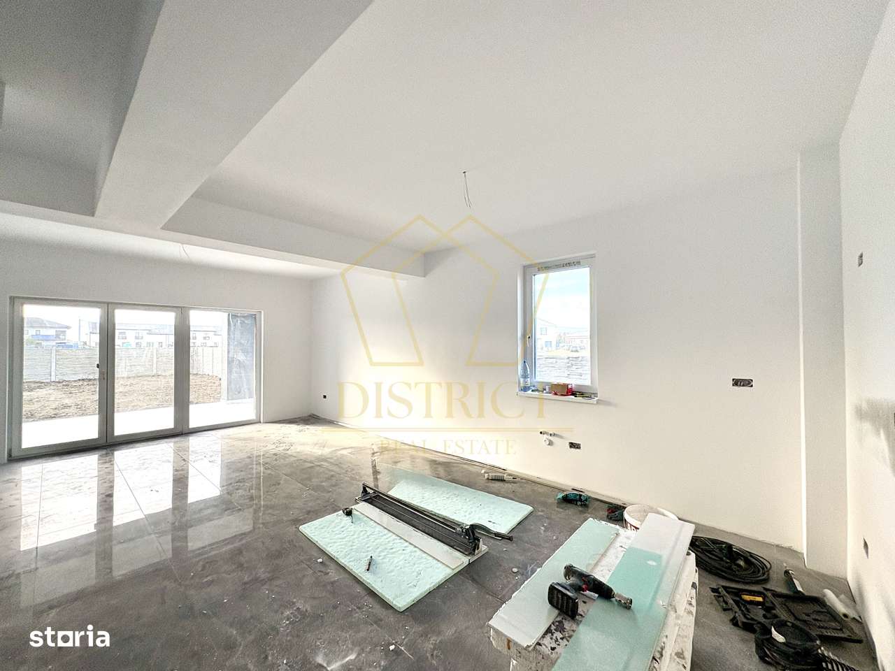 Duplex cu 3 camere, despărțit prin camera tehnica | Mosnita Noua | Bar - Imagine principală: 2/13